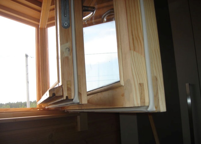 Как утеплить деревянные окна?